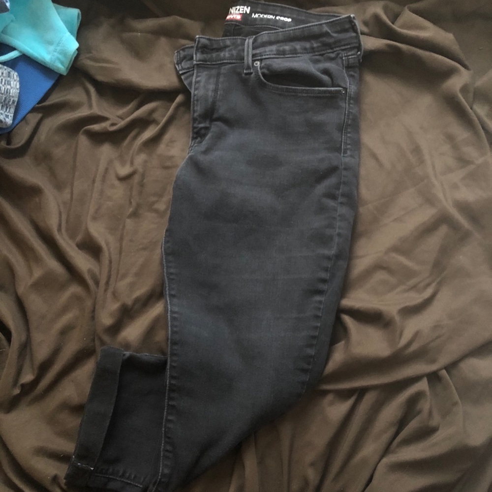 Levi’s Cropped Jeans